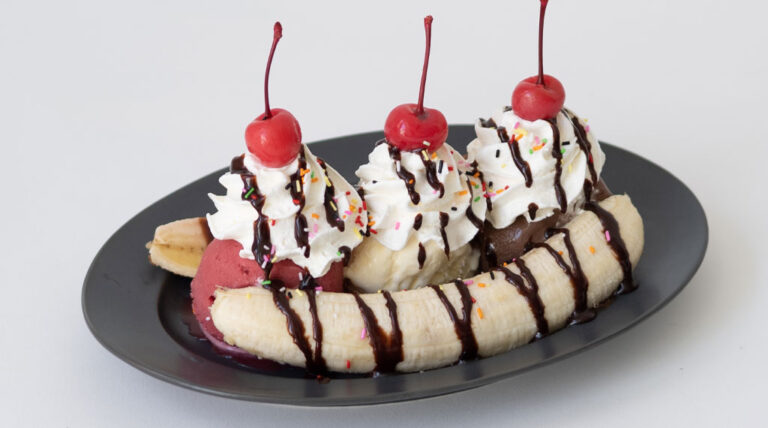 【横浜赤レンガ倉庫店限定】フレッシュなバナナを使用したデザートが新登場！