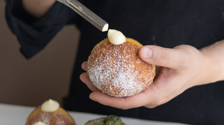 UNI COFFEE ROASTERY川崎市役所のスタッフを募集いたします。